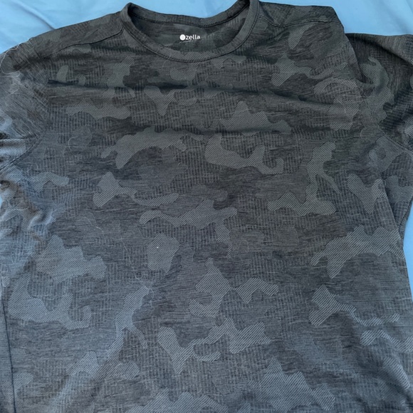 Zella t shirt - Picture 2 of 3